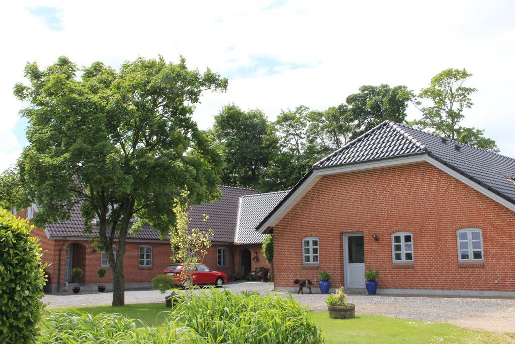 Skelgaard Ferielejlighed Lägenhet Jelling Rum bild